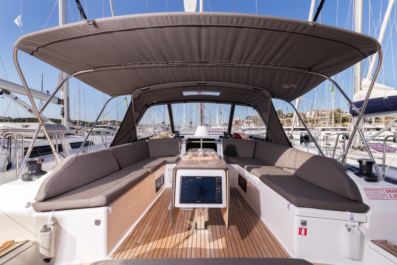 Dufour 530 GL — photo 31