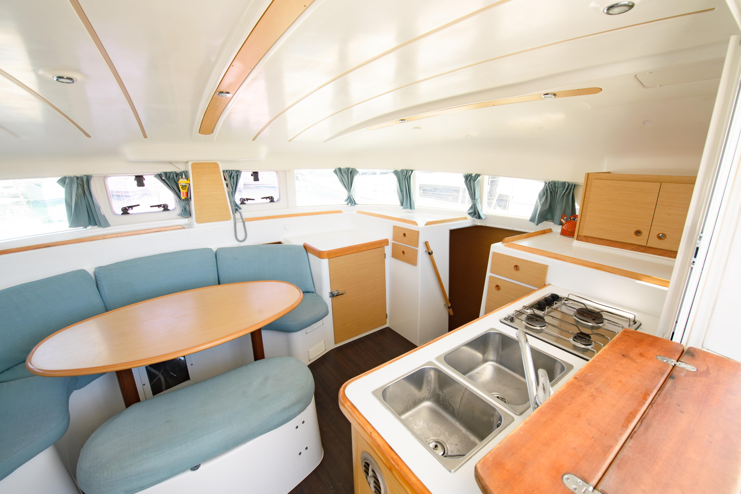 Lagoon 380 S2 — photo 10
