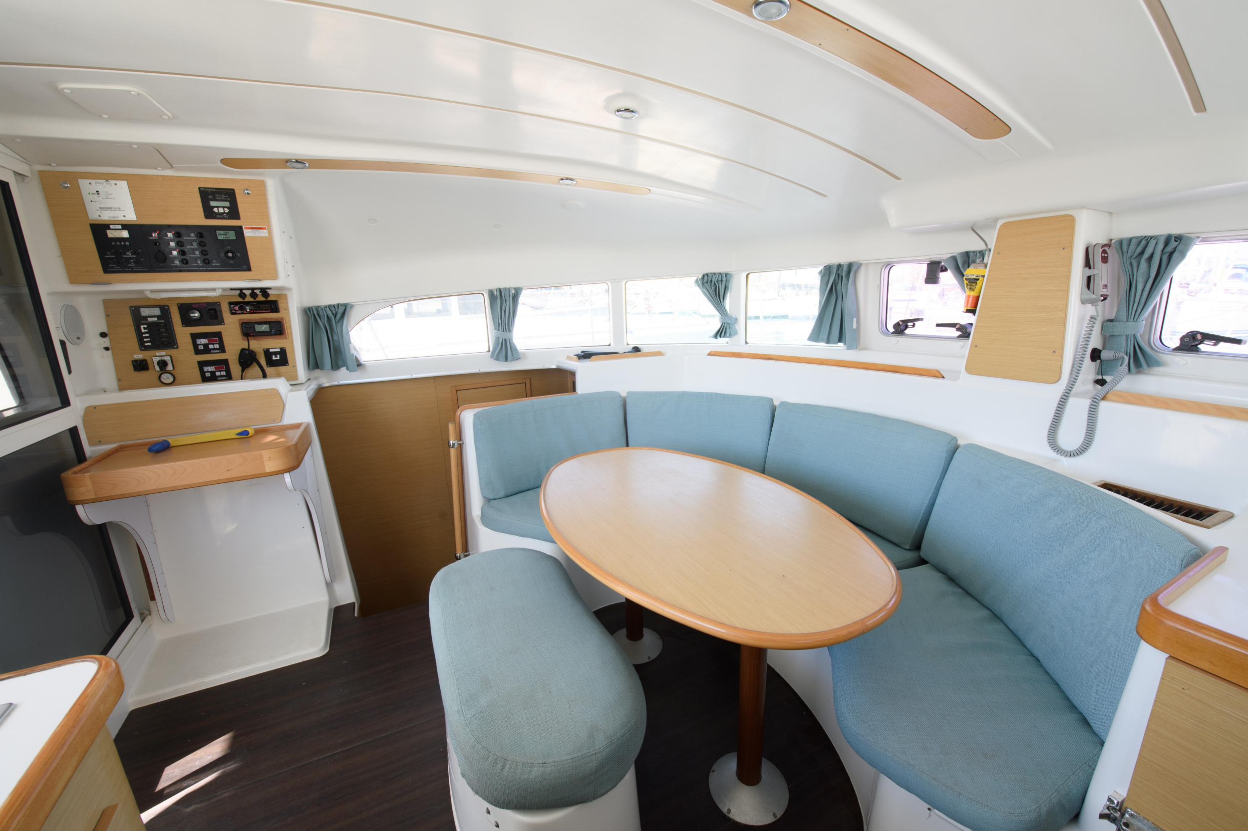 Lagoon 380 S2 — photo 18