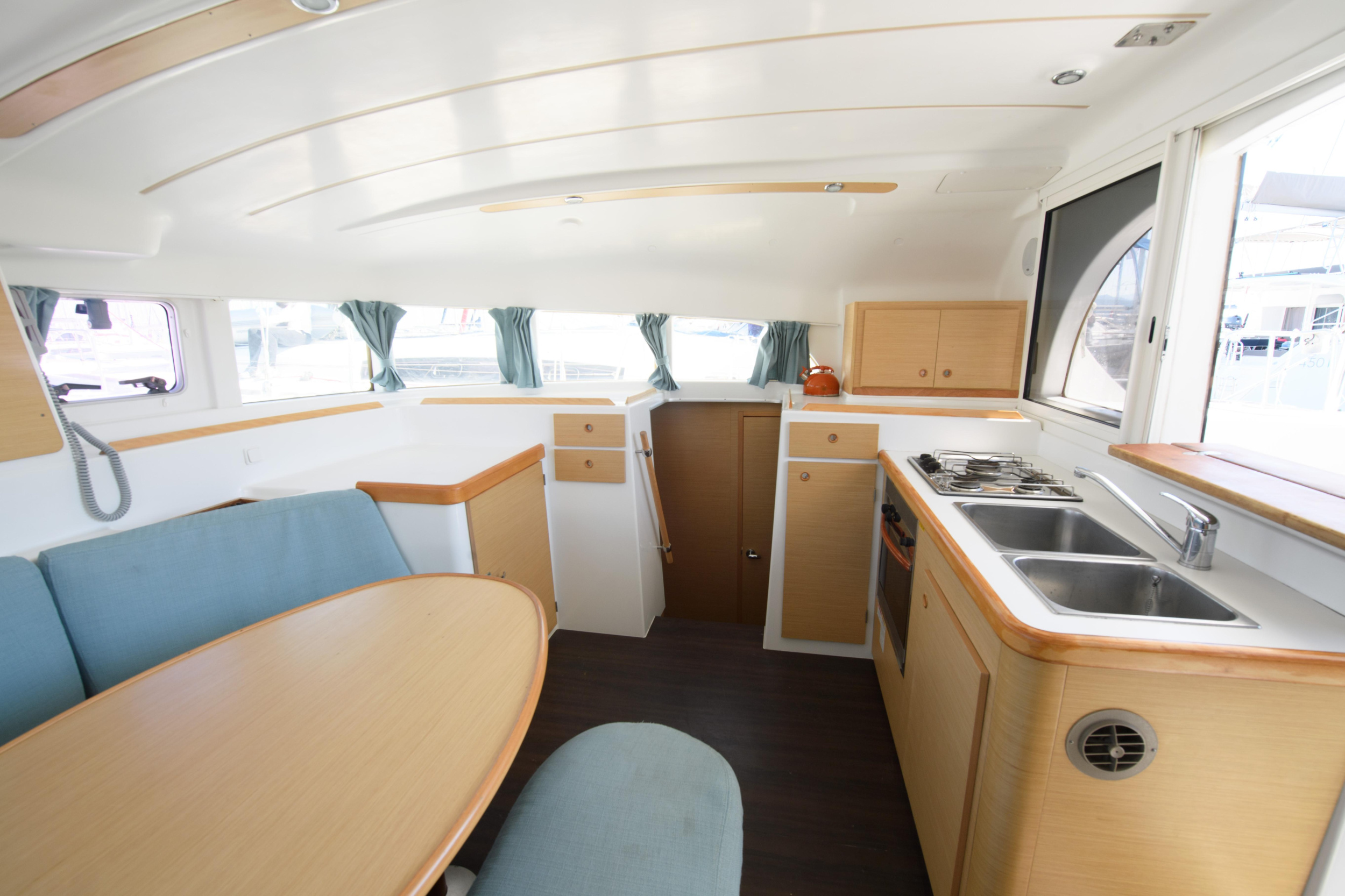 Lagoon 380 S2 — photo 16