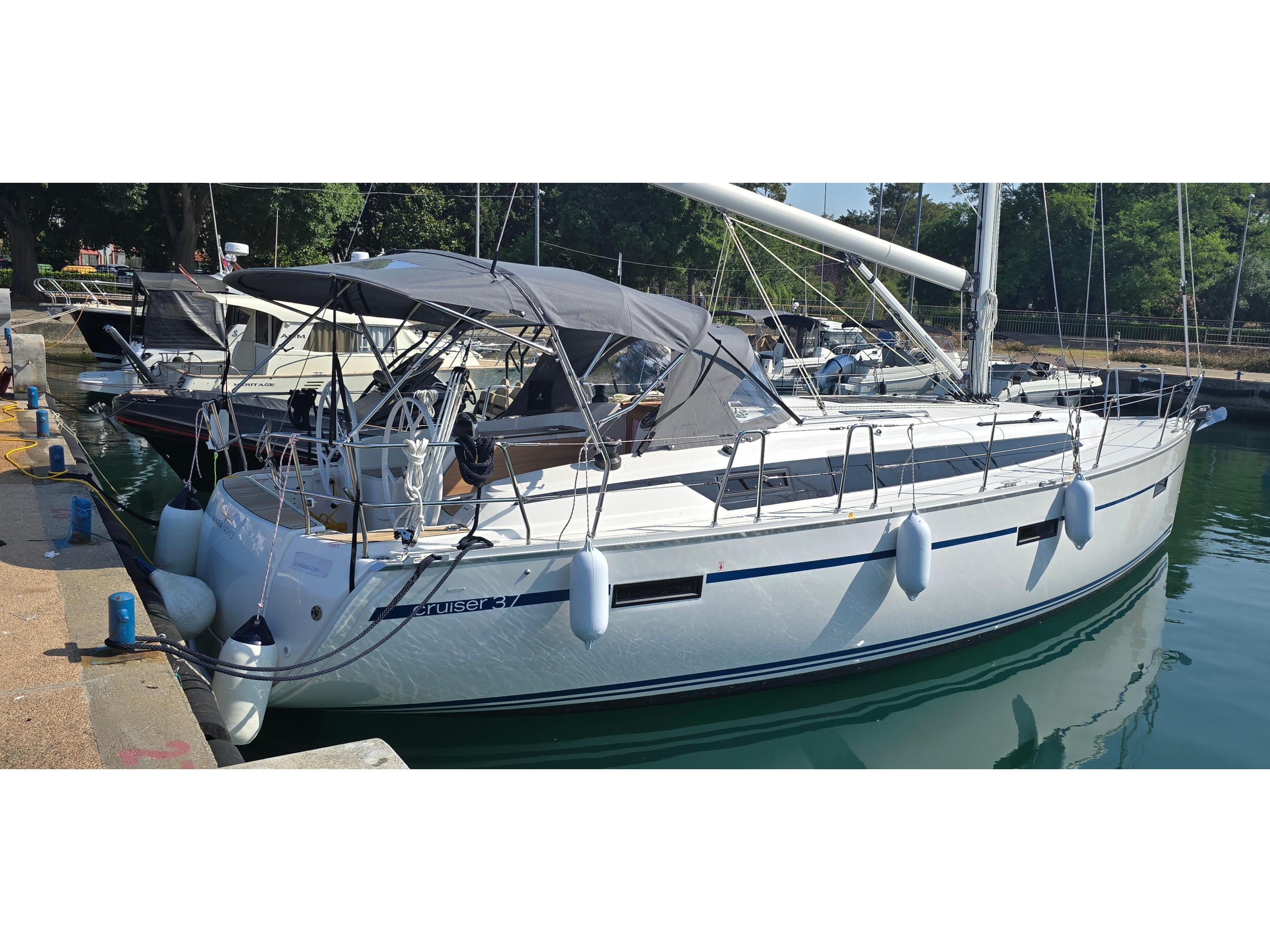 Bavaria Cruiser 37 — photo 1