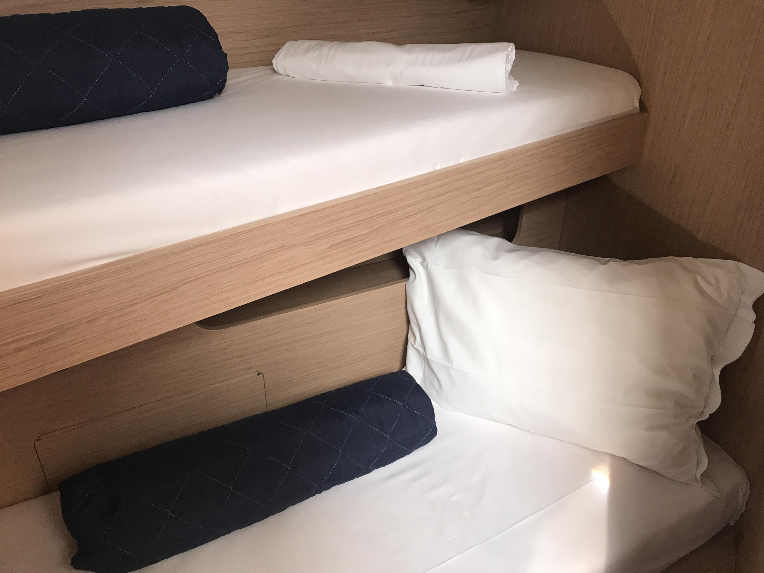 Oceanis 51.1 — photo 11