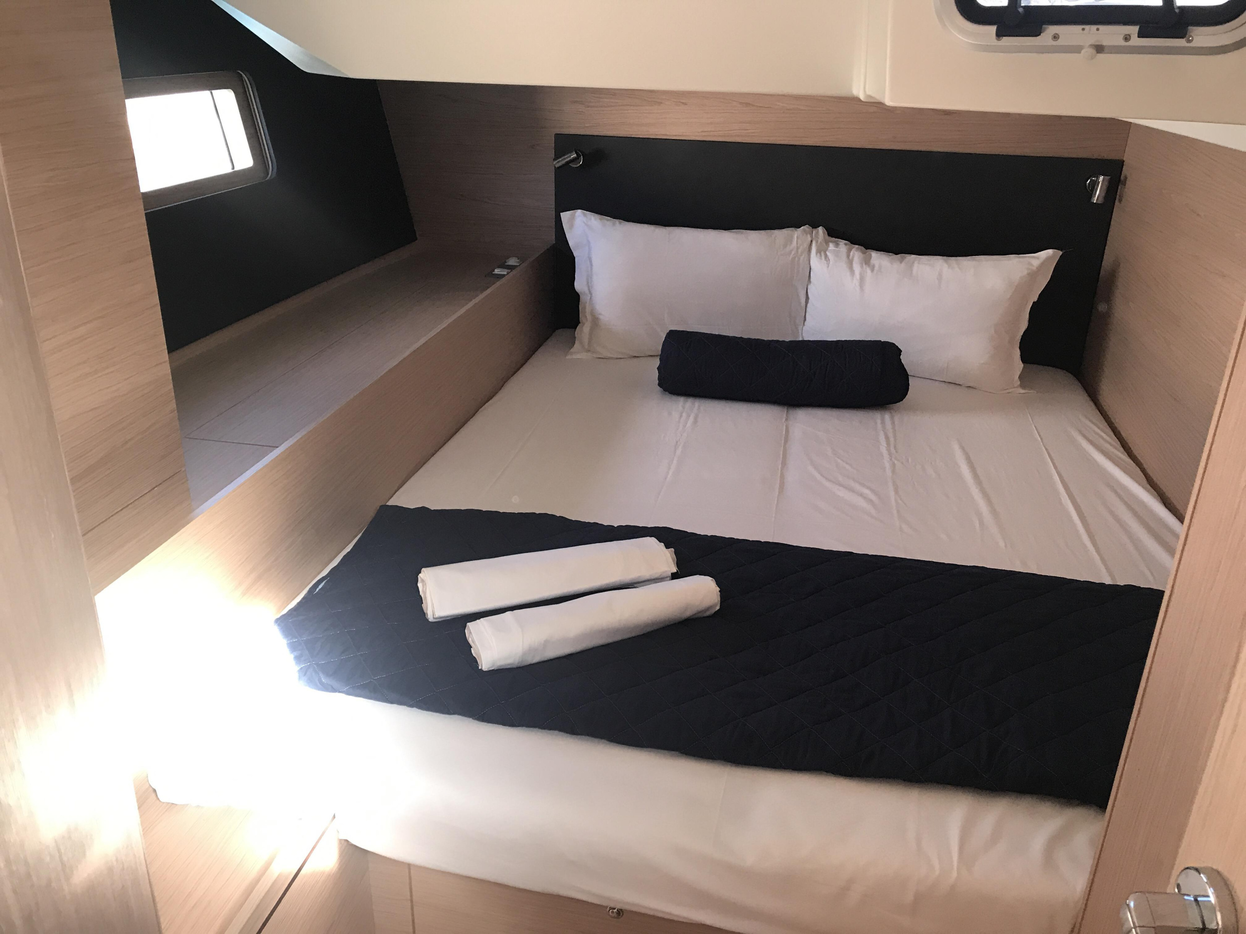 Oceanis 51.1 — photo 17