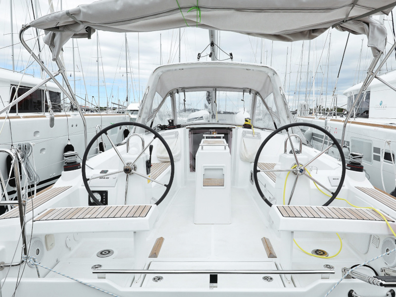 Oceanis 35.1 — photo 11