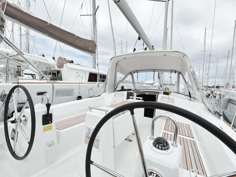 Oceanis 35.1 — photo 12