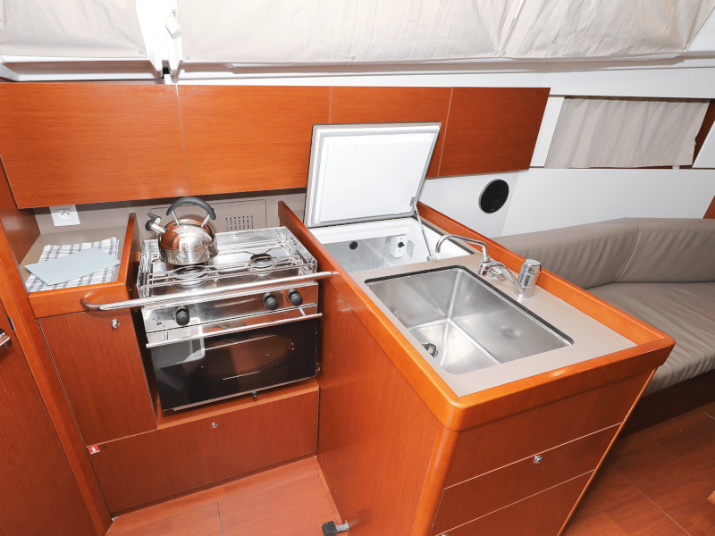 Oceanis 35.1 — photo 8