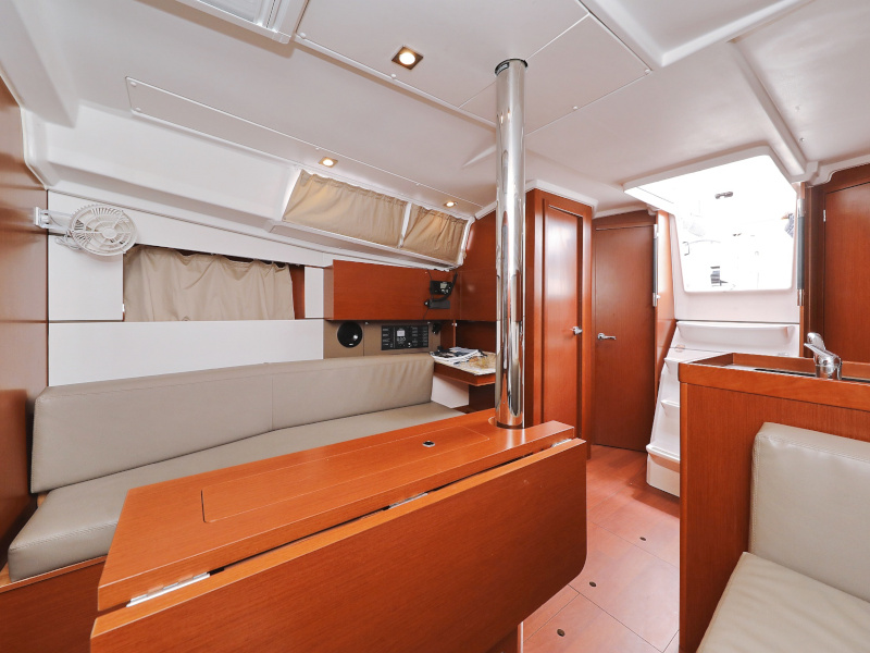 Oceanis 35.1 — photo 57