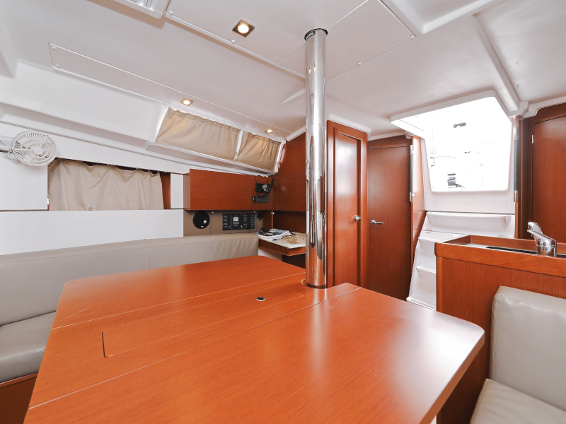 Oceanis 35.1 — photo 30