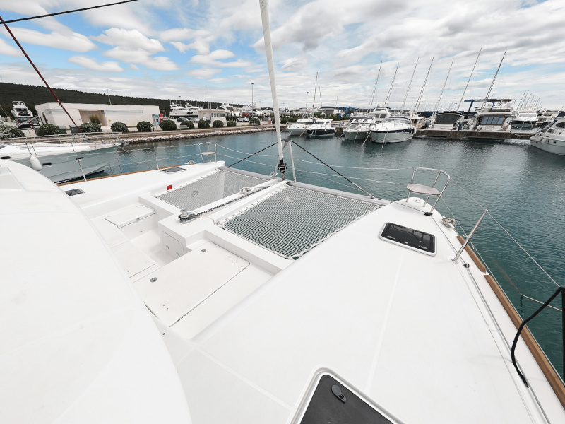 Lagoon 450 F — photo 20