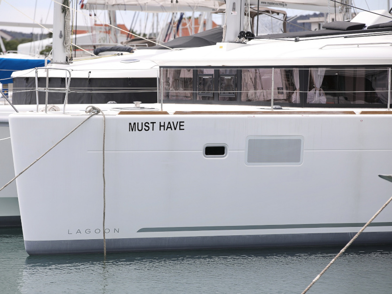 Lagoon 450 F — photo 21