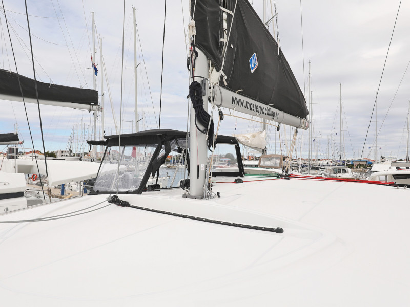 Lagoon 40 (2) — photo 2