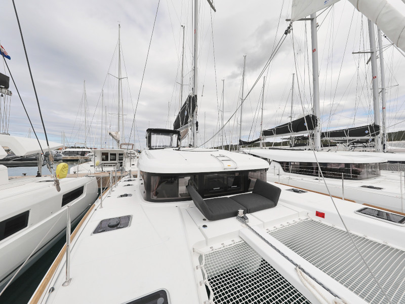 Lagoon 40 (2) — photo 24