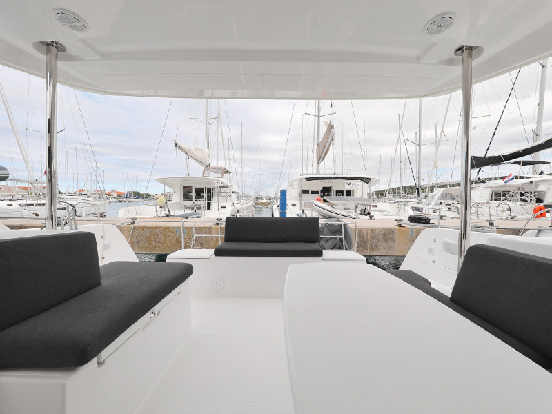 Lagoon 40 (2) — photo 16