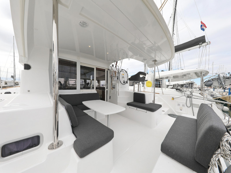 Lagoon 40 (2) — photo 45