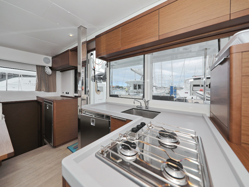 Lagoon 40 (2) — photo 23