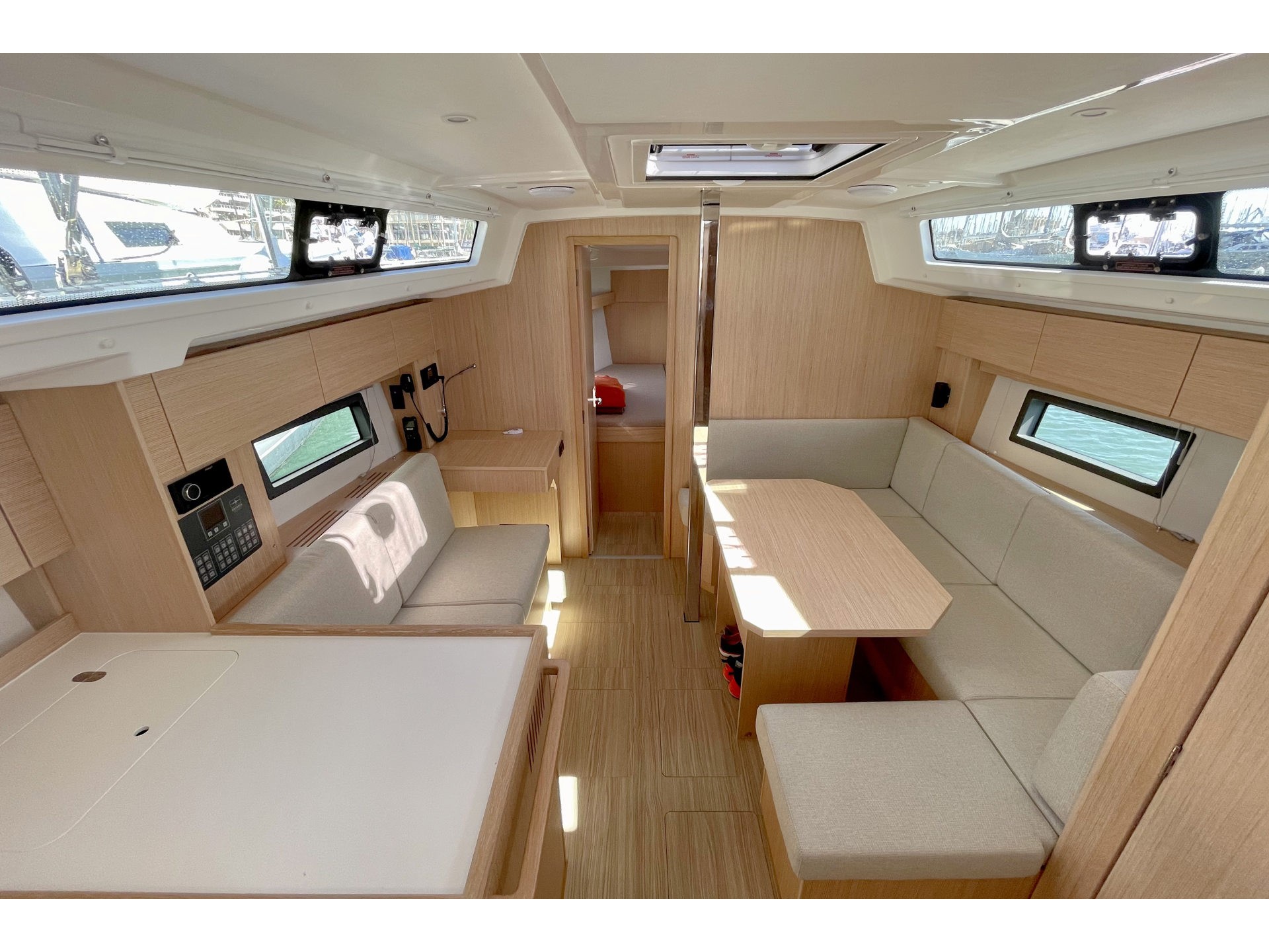 Bavaria C38 — photo 7