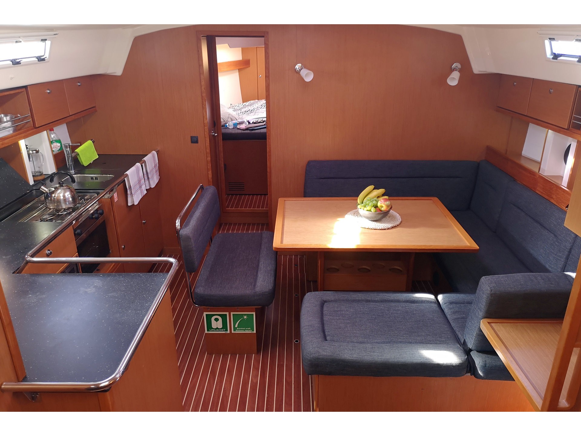 Bavaria 45 Cruiser — photo 10