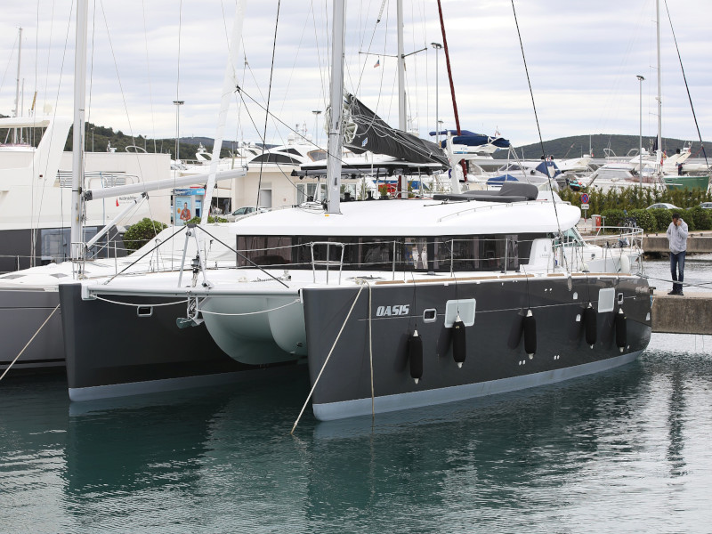 Lagoon 450 SporTop — photo 33