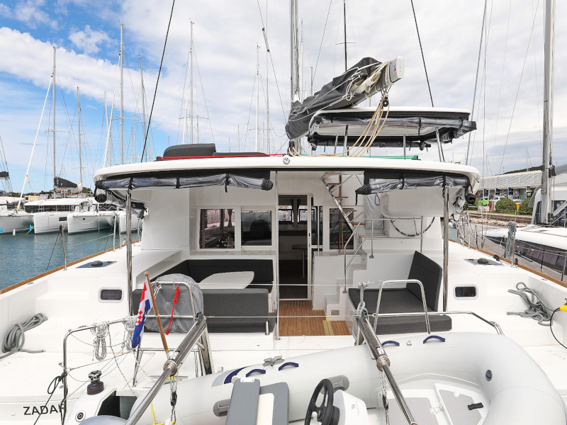 Lagoon 450 SporTop — photo 42