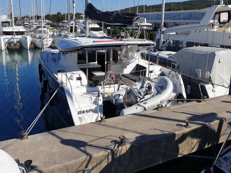 Lagoon 450 SporTop — photo 24