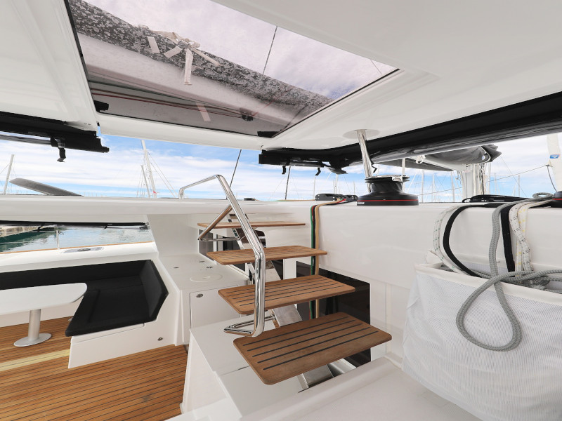 Lagoon 450 SporTop — photo 44