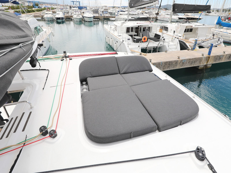 Lagoon 450 SporTop — photo 38