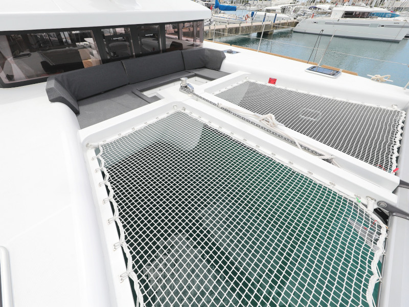 Lagoon 450 SporTop — photo 40