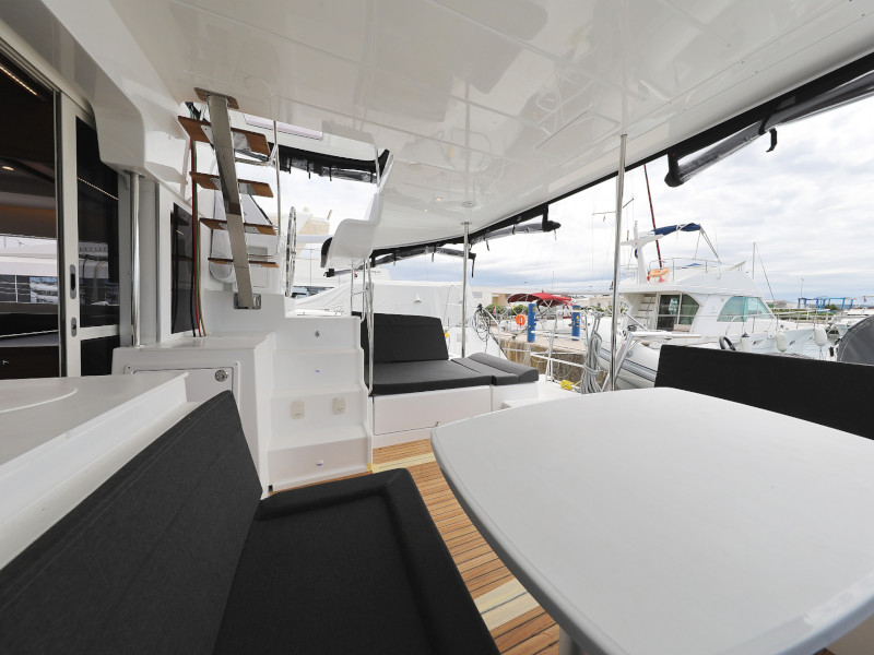 Lagoon 450 SporTop — photo 22