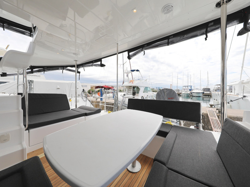 Lagoon 450 SporTop — photo 55