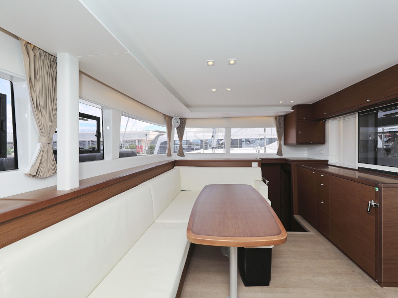Lagoon 450 SporTop — photo 6
