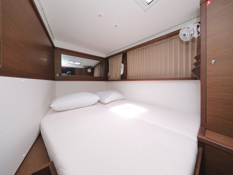 Lagoon 450 SporTop — photo 36