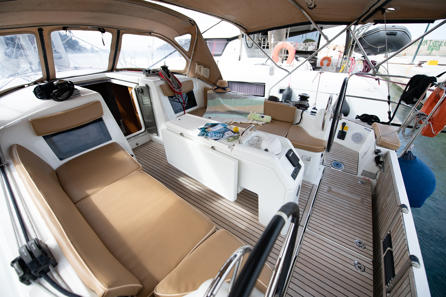 Sun Odyssey 410 — photo 2