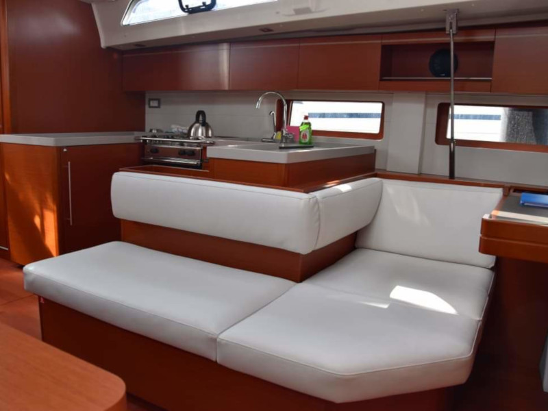 Oceanis 51.1 — photo 11