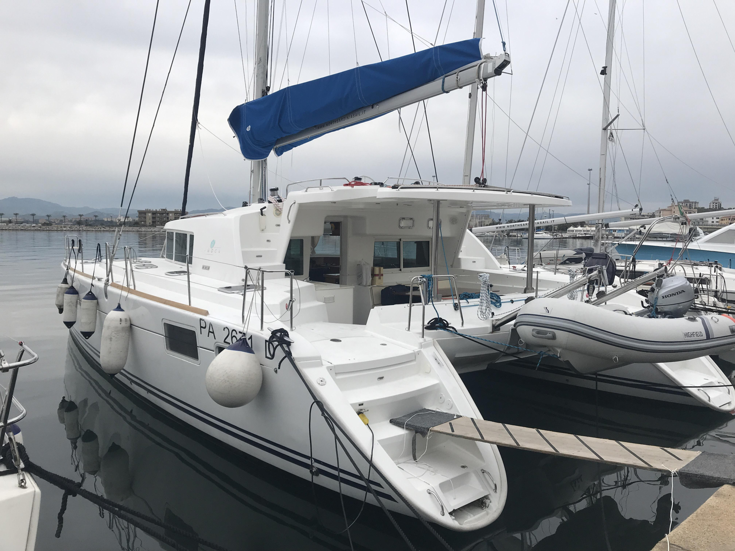 Lagoon 440 — photo 1