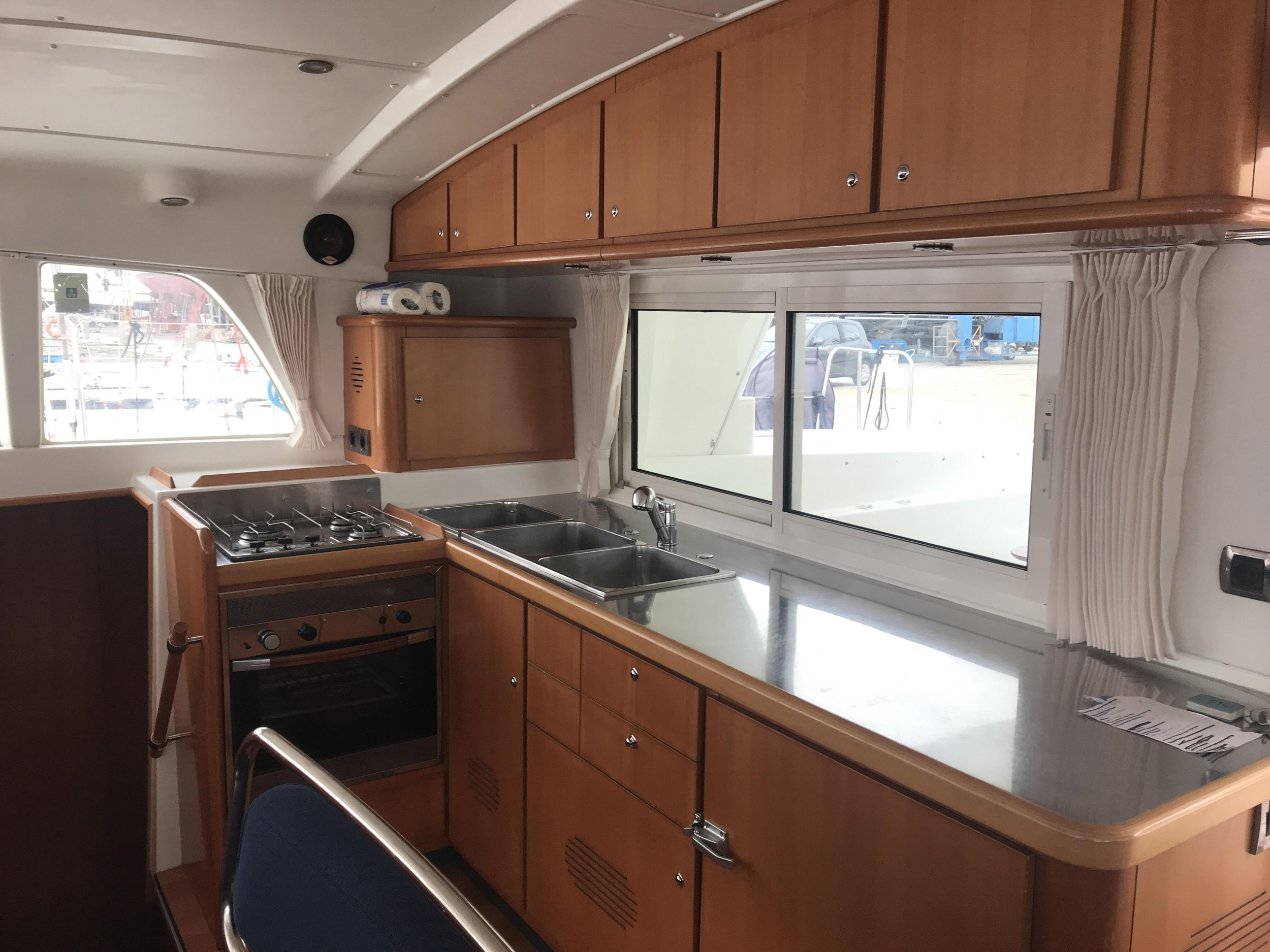 Lagoon 440 — photo 8