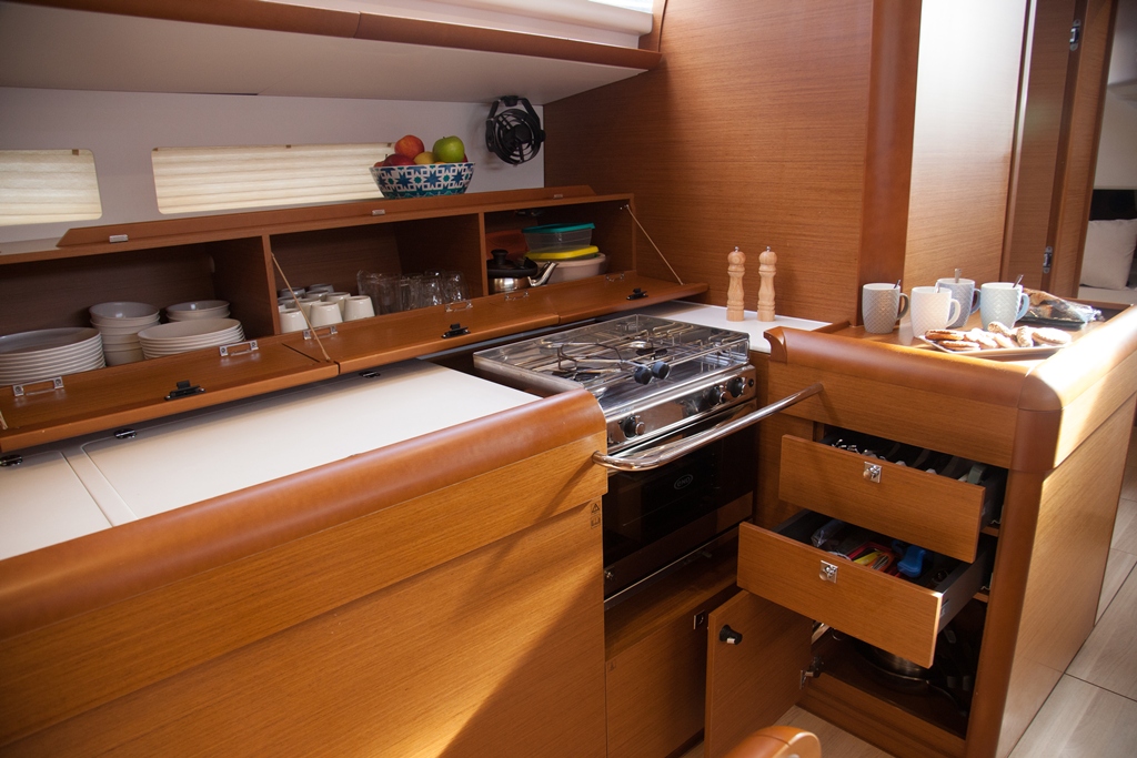 Sun Odyssey 519 - 5 cabs — photo 5