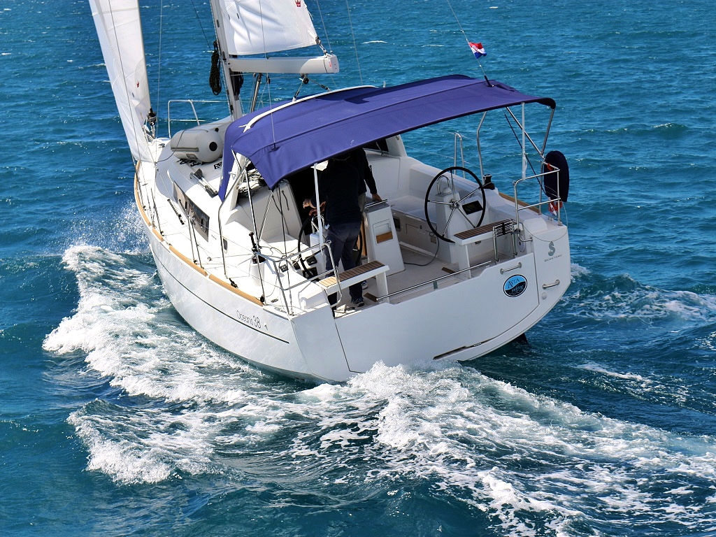 OCEANIS 38.1 BT — photo 1