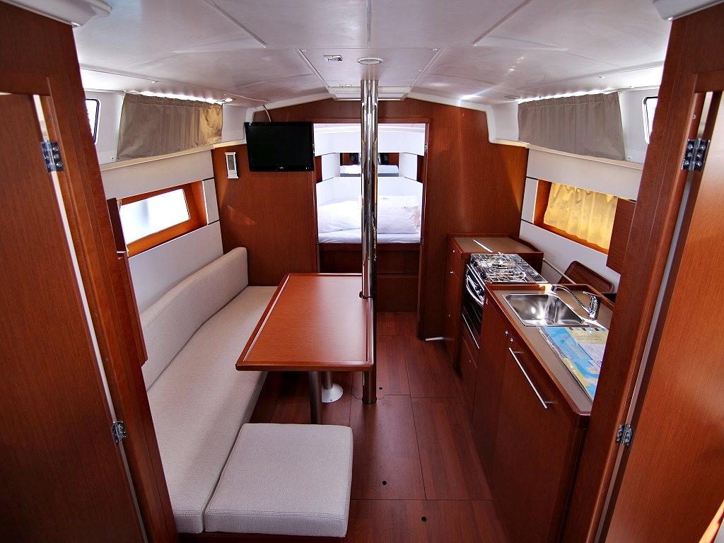 OCEANIS 38.1 BT — photo 3