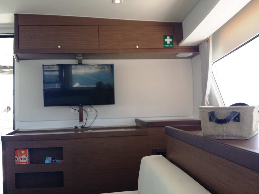 Lagoon 42 (4 Dbl / 2 singles 12) — photo 14