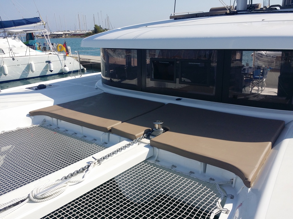 Lagoon 42 (4 Dbl / 2 singles 12) — photo 2