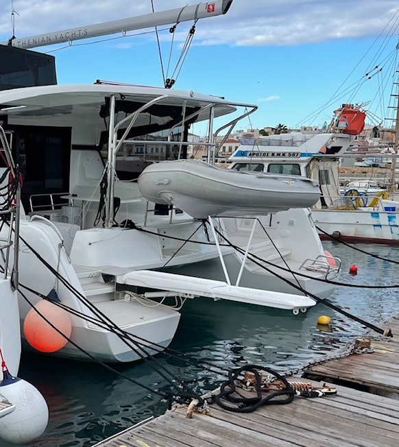 Lagoon 42 (4 Dbl / 2 singles 12) — photo 11