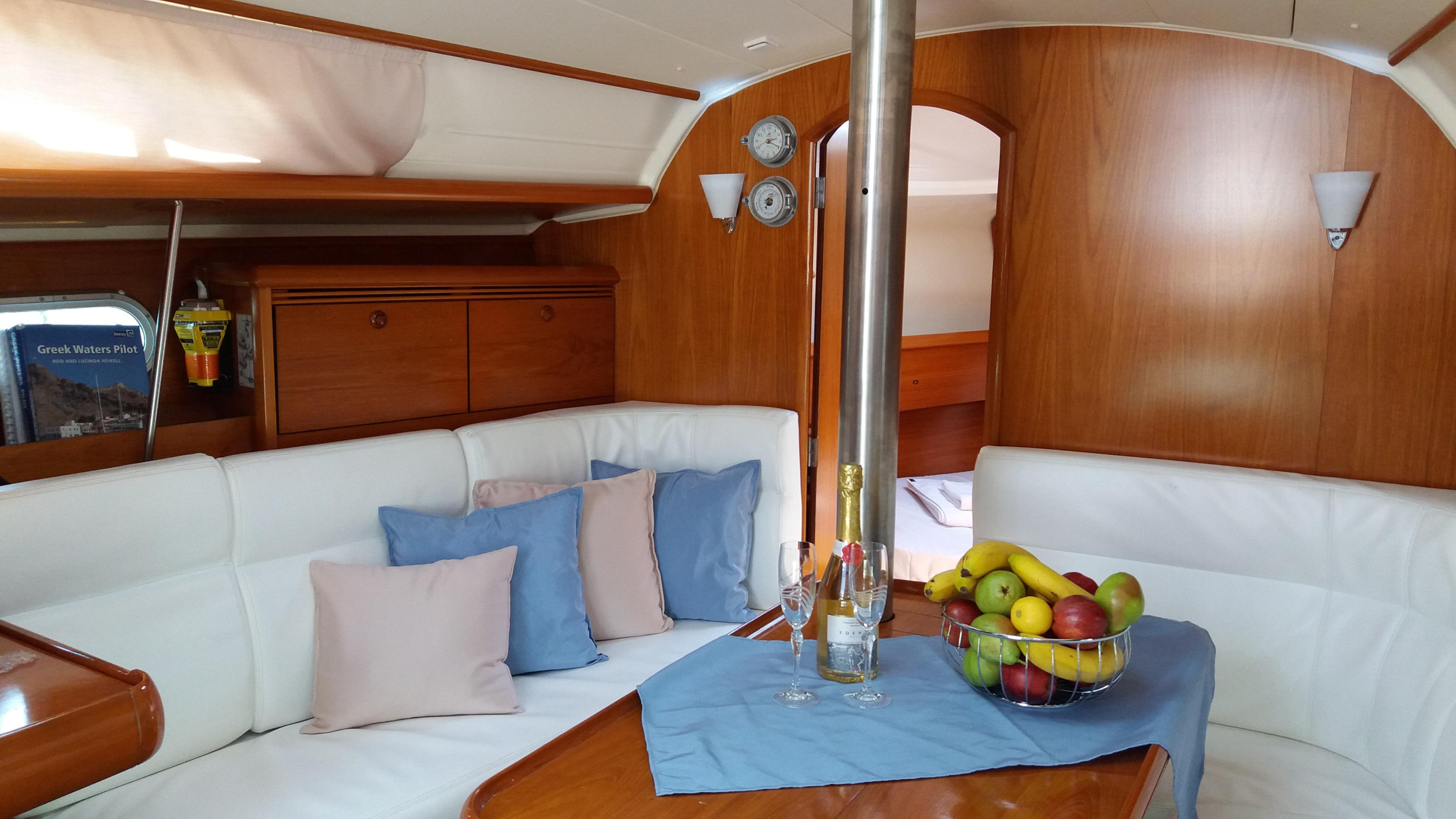 Sun Odyssey 35 — photo 2