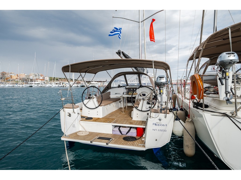 Sun Odyssey 380 — photo 1