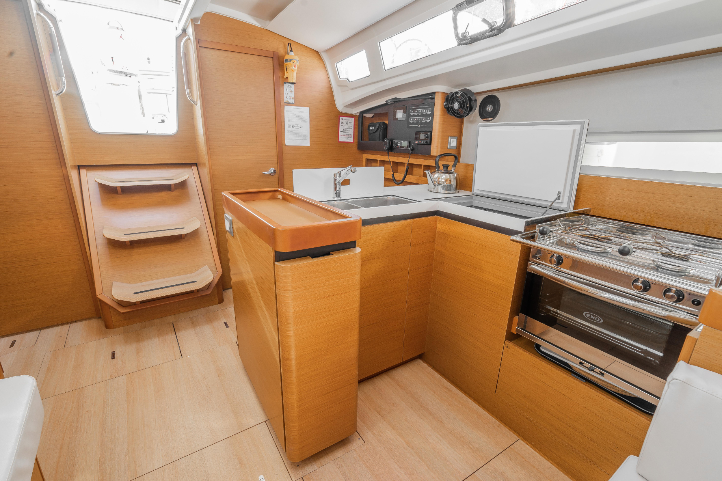 Sun Odyssey 410 — photo 3