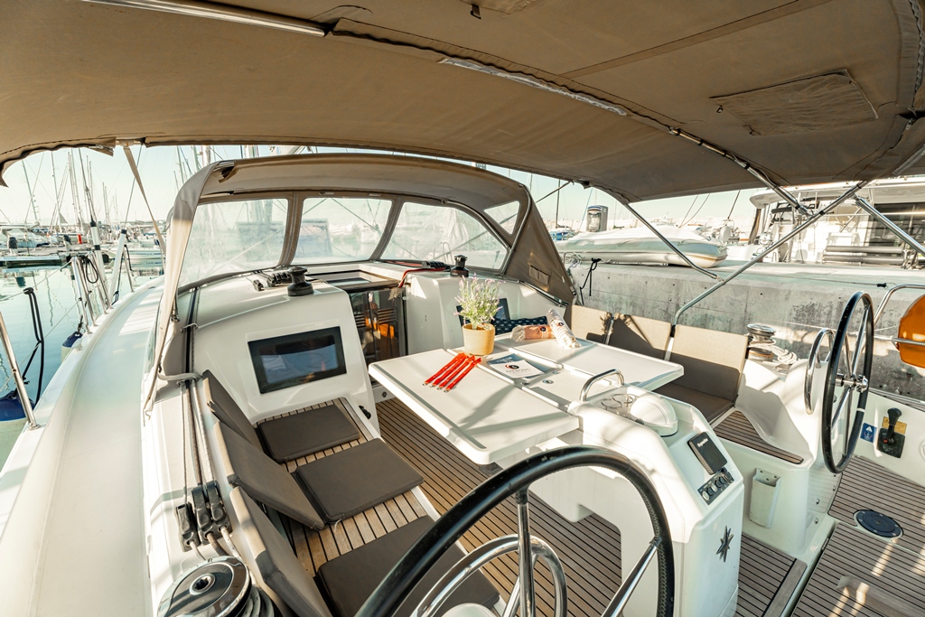 Sun Odyssey 410 — photo 5