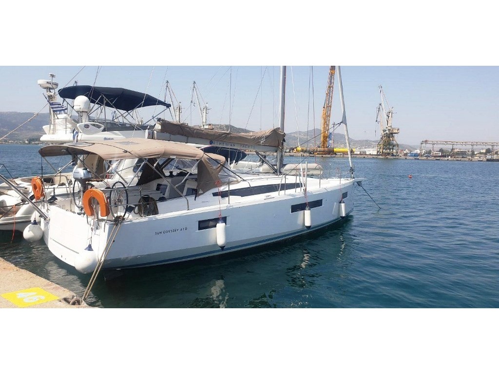 Sun Odyssey 410 — photo 1