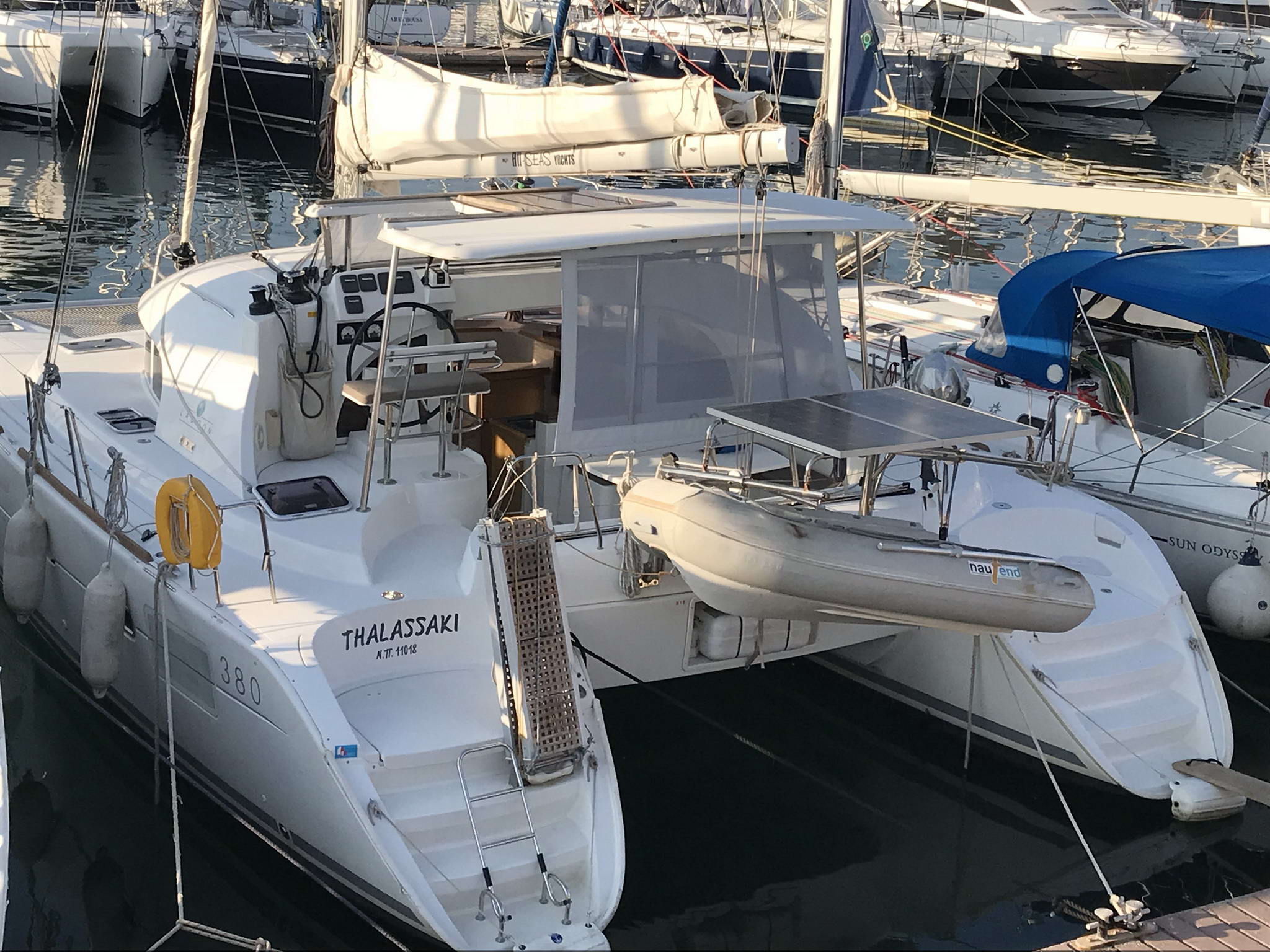 Lagoon 380 — photo 14