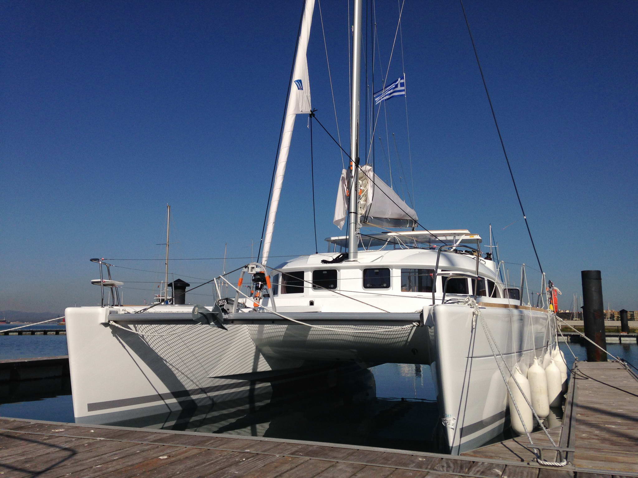 Lagoon 380 — photo 13