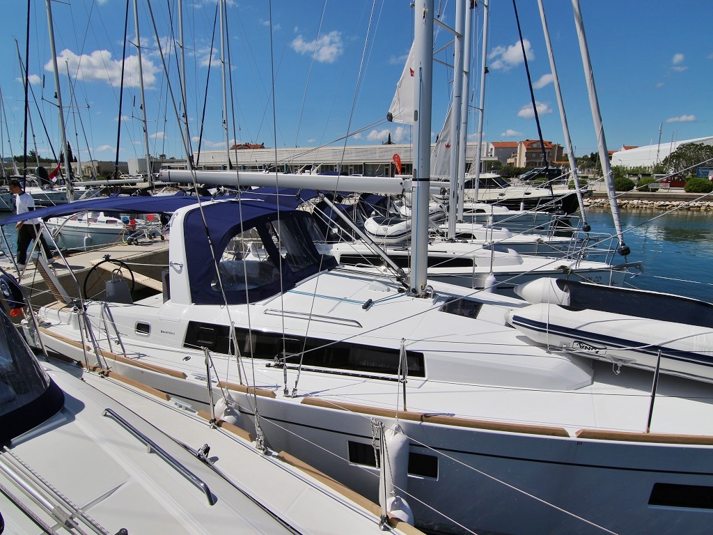 OCEANIS 38.1 BT — photo 14
