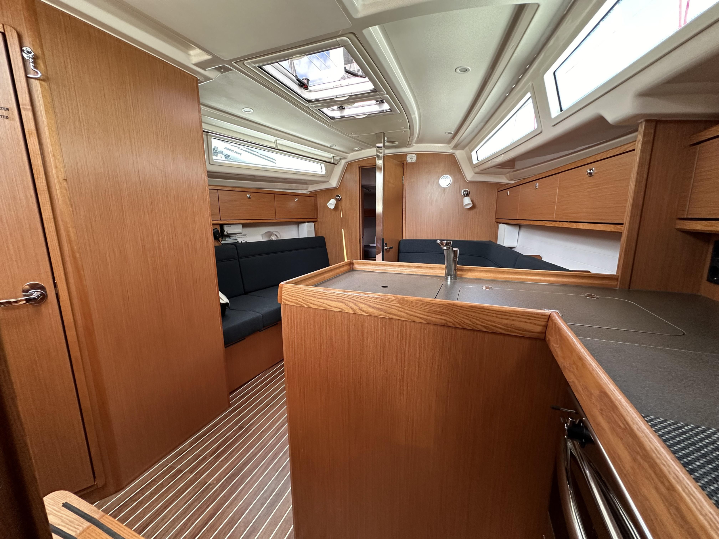 Bavaria Cruiser 34 — photo 7